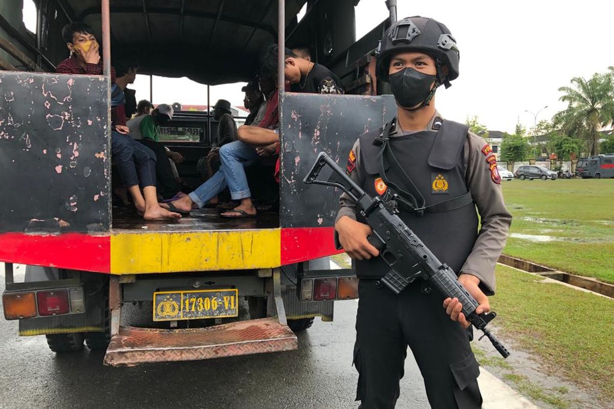 Rumah di Pontianak Timur Diserbu, Polisi Sita 4,3 Kg Sabu dan Rp3,8 Miliar