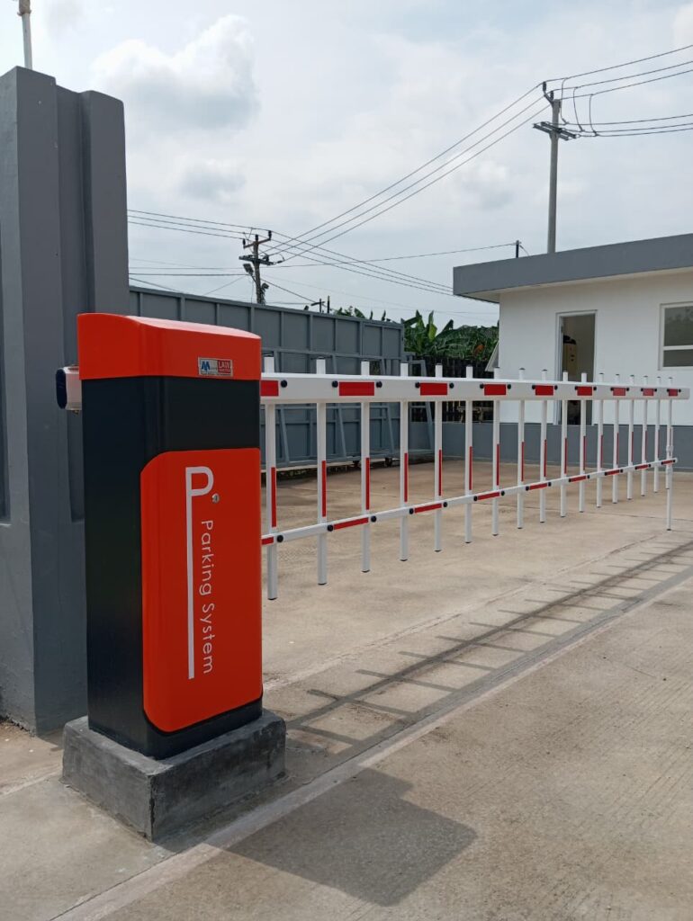 Instalasi barrier gate MSM Parking di Bandung